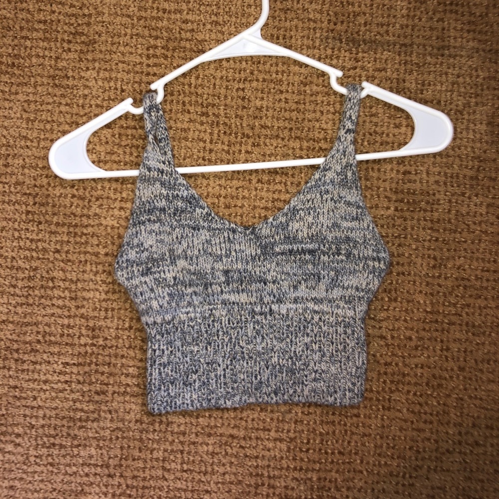 Cute grey woven crop